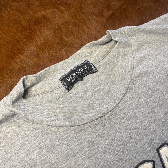 VINTAGE VERSACE JEANS COUTURE T SHIRT - Picture 3 of 7